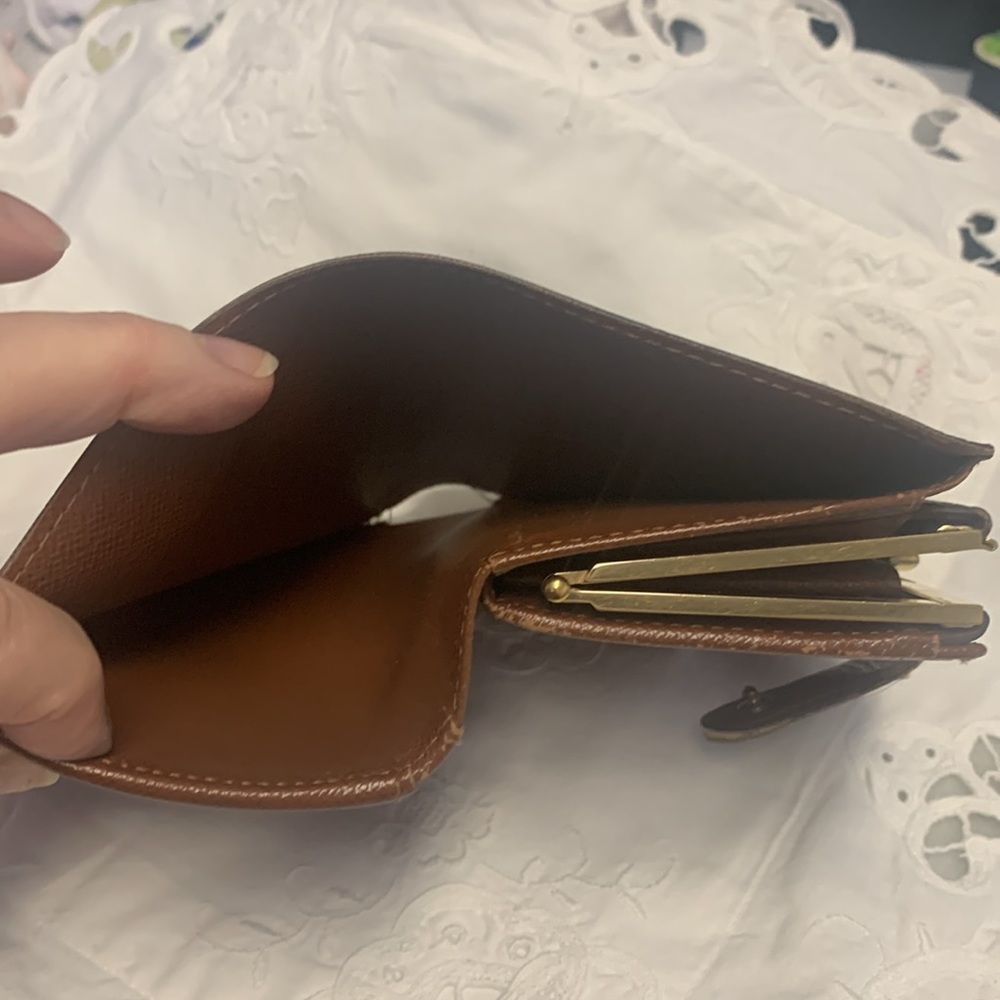 Louis Vuitton Agenda Wallet - Picture 14 of 15